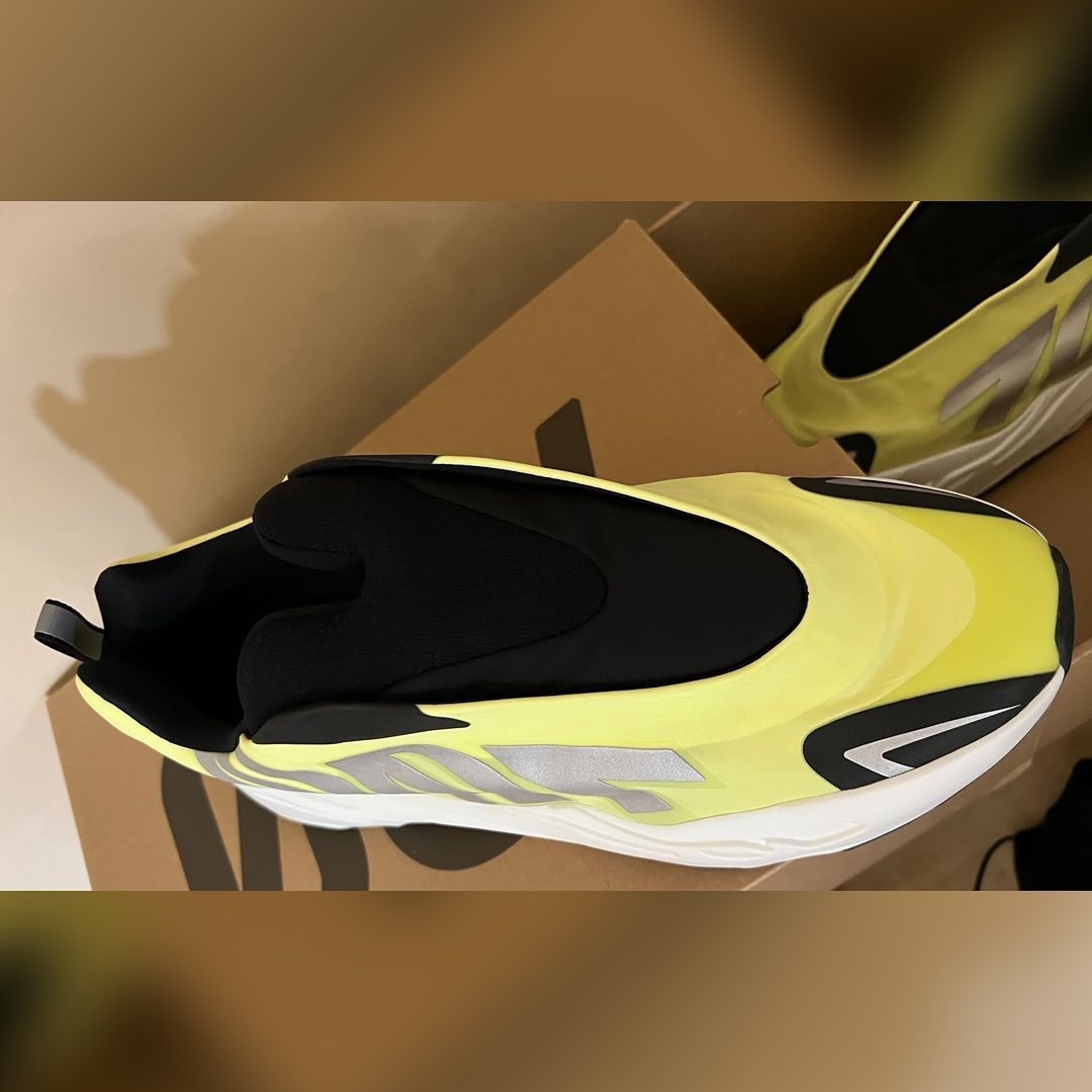 【国内 6/13 発売】アディダス イージー 700 MNVN レースレス “フォスファー” (adidas YEEZY 700 MNVN LACELESS “Phosphor”) [GY2055]