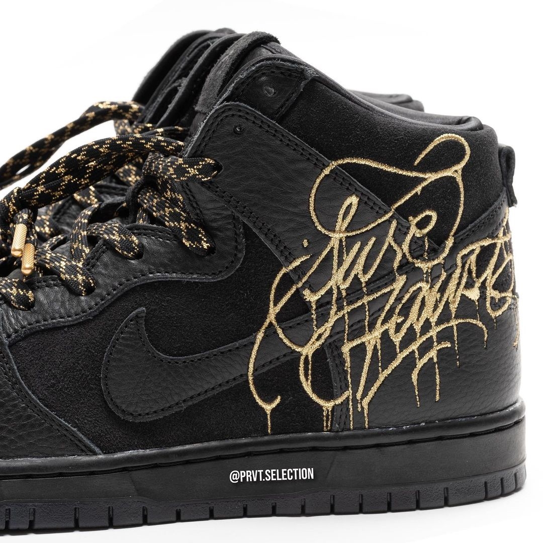 【国内 8/29 発売】ファウスト × ナイキ SB ダンク ハイ プロ QS “ブラック/メタリックゴールド” (Faust NIKE SB DUNK HIGH PRO QS “Black/Metallic Gold”) [DH7755-001]