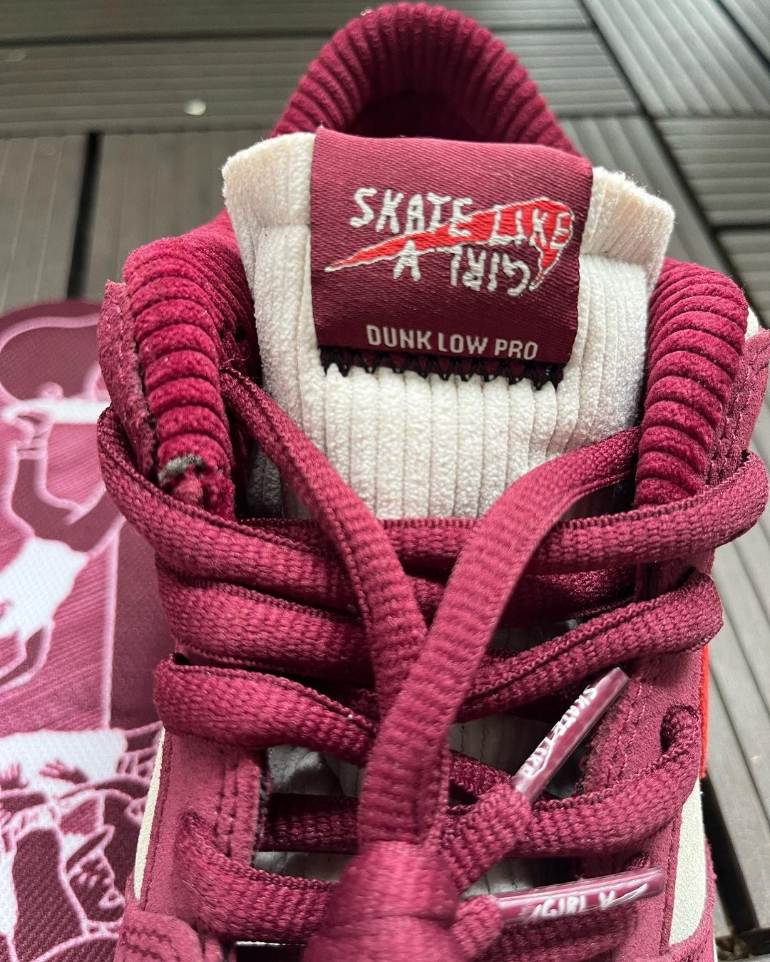 【国内 10/15 発売】SKATE LIKE A GIRL x NIKE SB DUNK LOW (スケート ライク ア ガール ナイキ SB ダンク ロー) [DX4589-600]