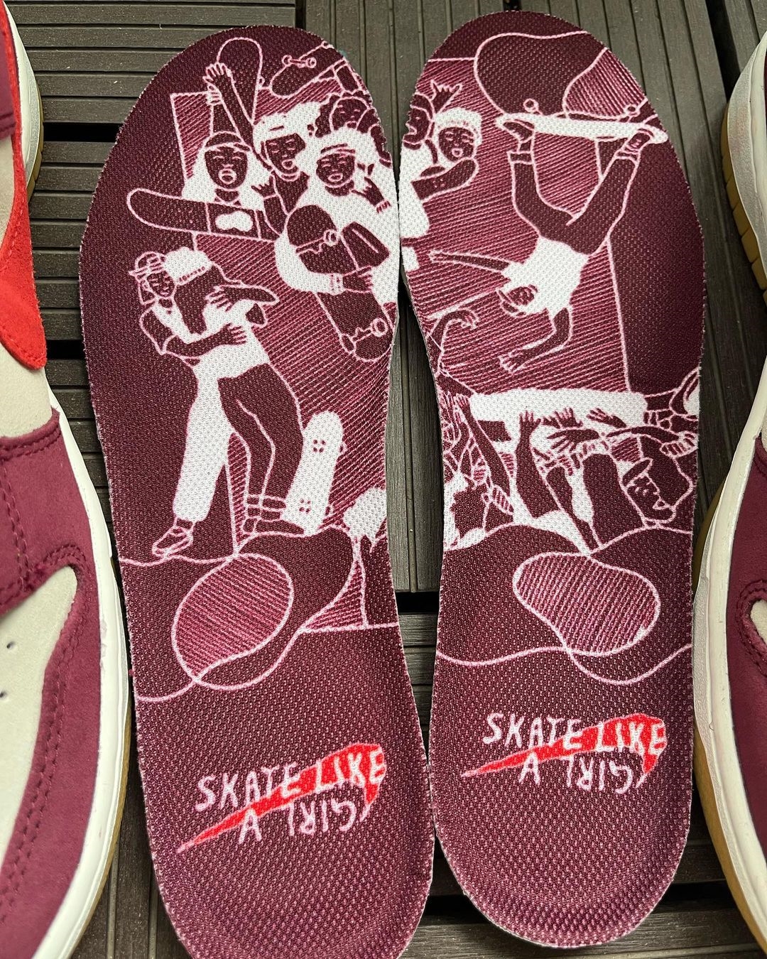 【国内 10/15 発売】SKATE LIKE A GIRL x NIKE SB DUNK LOW (スケート ライク ア ガール ナイキ SB ダンク ロー) [DX4589-600]