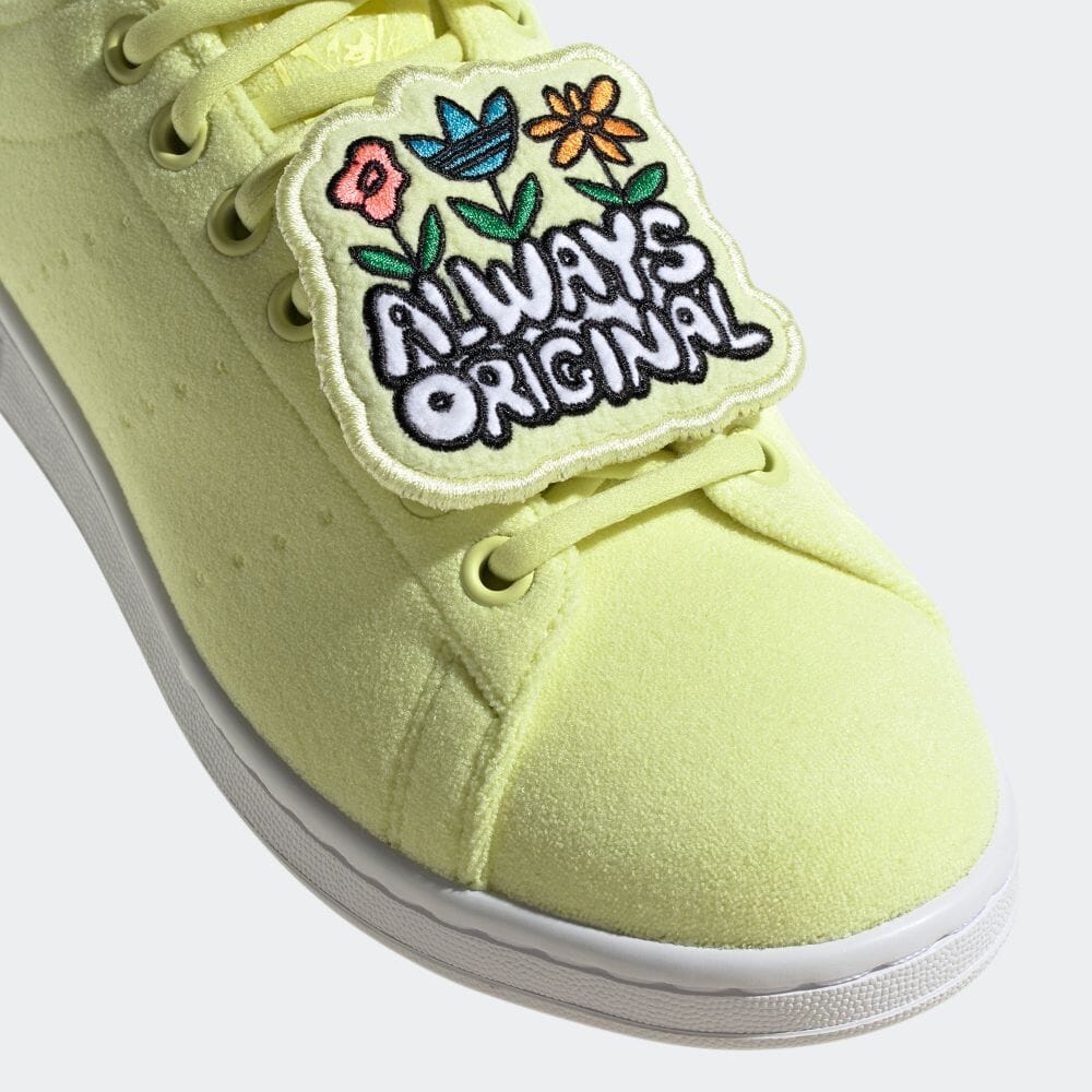 【国内 5/9 発売】リサイクル素材を使いグラフィックオーバーレイを施した adidas Originals STAN SMITH “Pulse yellow” (アディダス オリジナルス スタンスミス “パルスイエロー”) [GX8553]