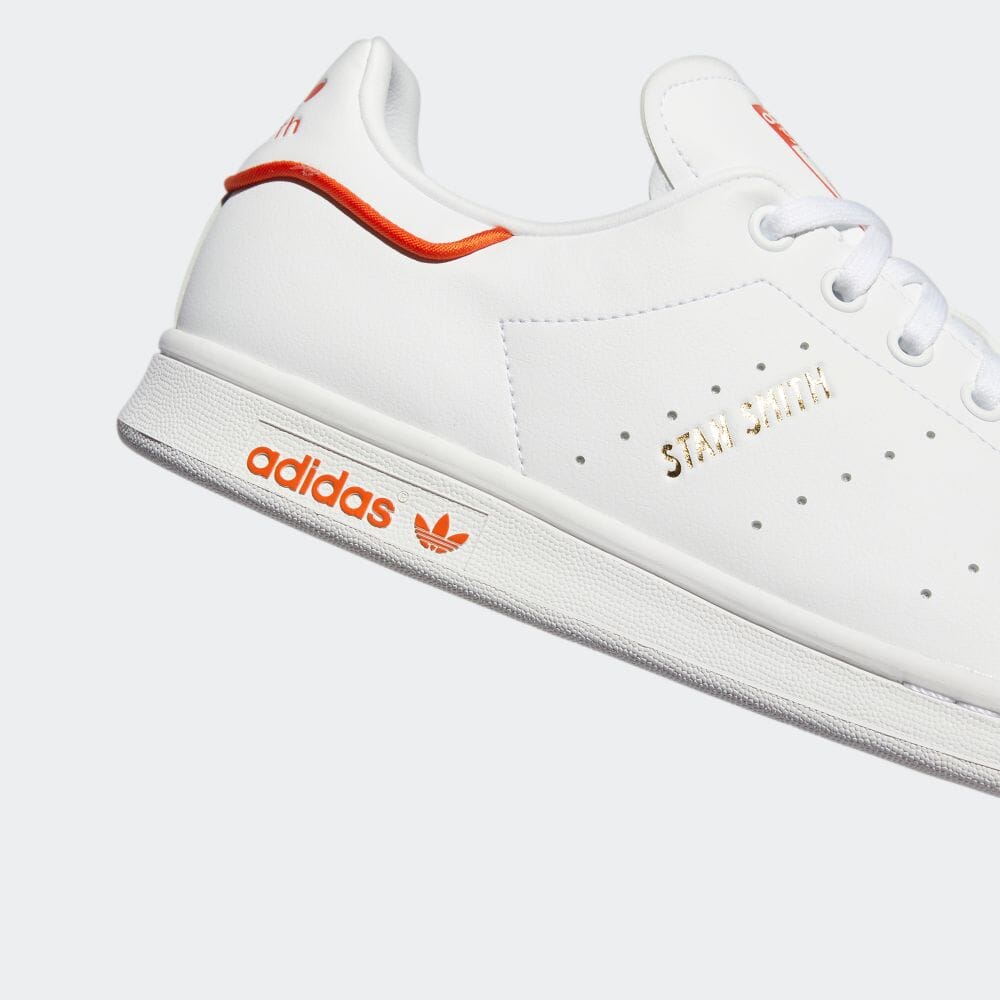 【国内発売予定】シューレースにゴールドカラーのチャームを添えた贅沢な adidas Originals STAN SMITH “White/Gold” (アディダス オリジナルス スタンスミス “ホワイト/ゴールド”) [GW0488]