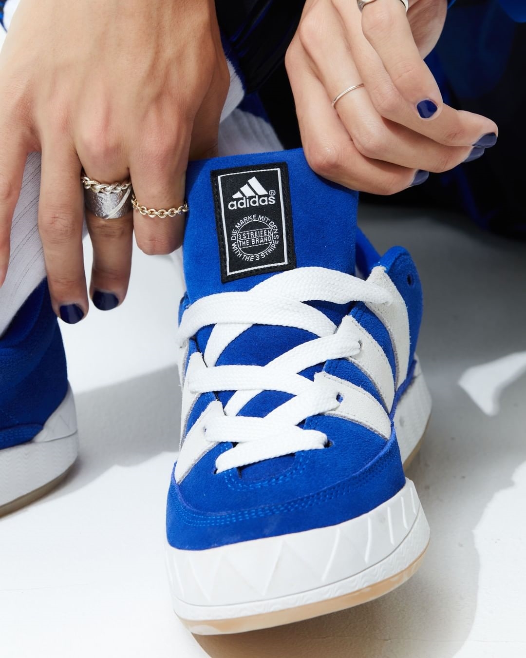 【国内 6/11、6/14 発売】atmos × adidas ADIMATIC “Blue” (アトモス アディダス アディマティック “ブルー”) [GX1828]