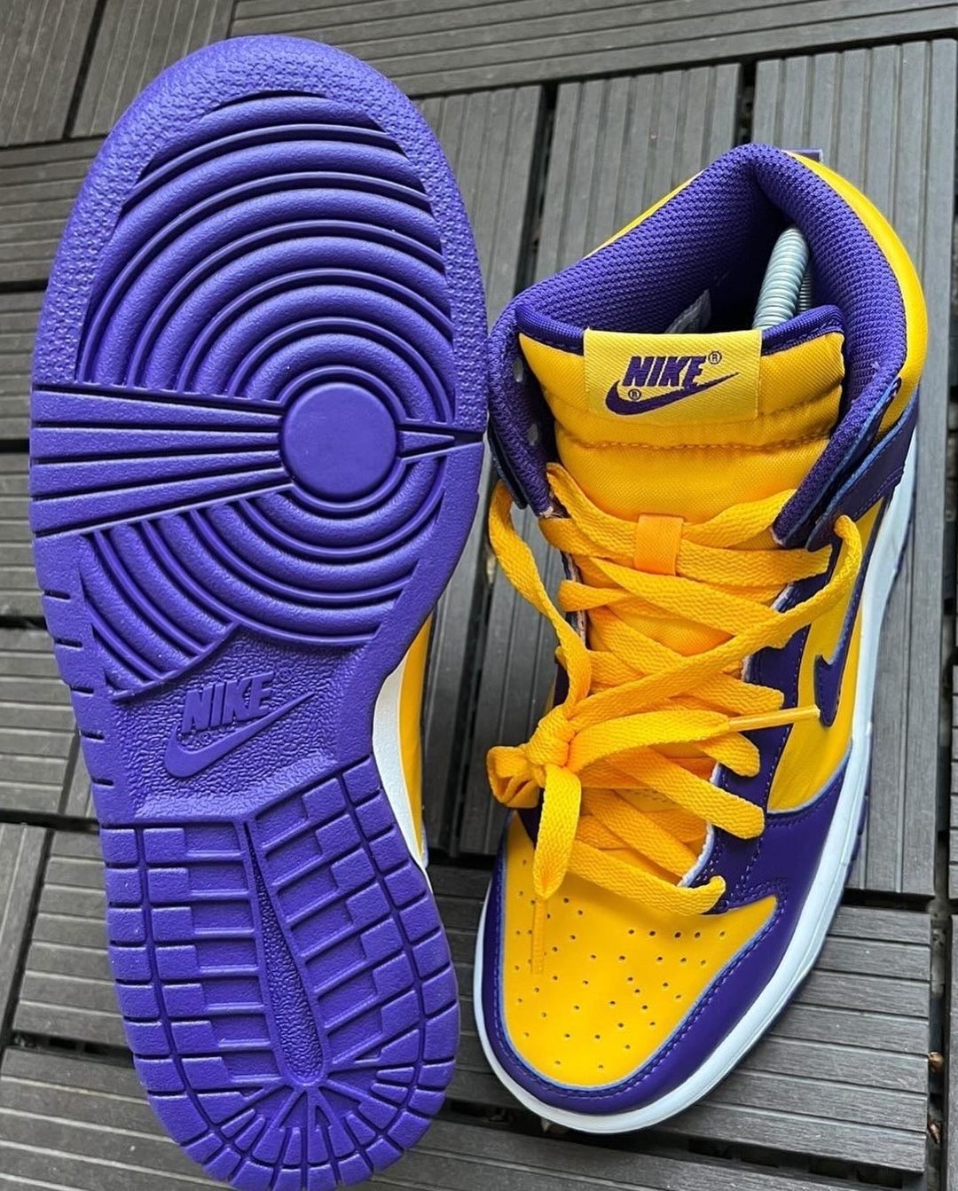 【国内 8/20 発売】ナイキ ダンク ハイ レトロ “レイカーズ/コートパープル” (NIKE DUNK HIGH RETRO “Lakers/Court Purple”) [DD1399-500]