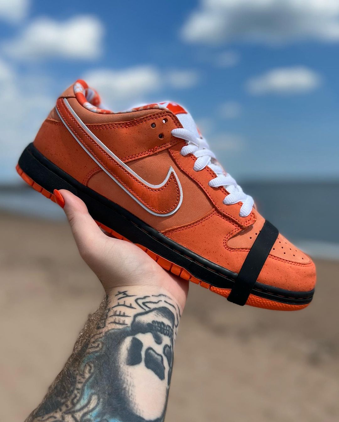 【国内 2/28 発売】コンセプツ × ナイキ SB ダンク ロー “オレンジロブスター” (Concepts NIKE SB DUNK LOW “Orange Lobster”) [FD8776-800]