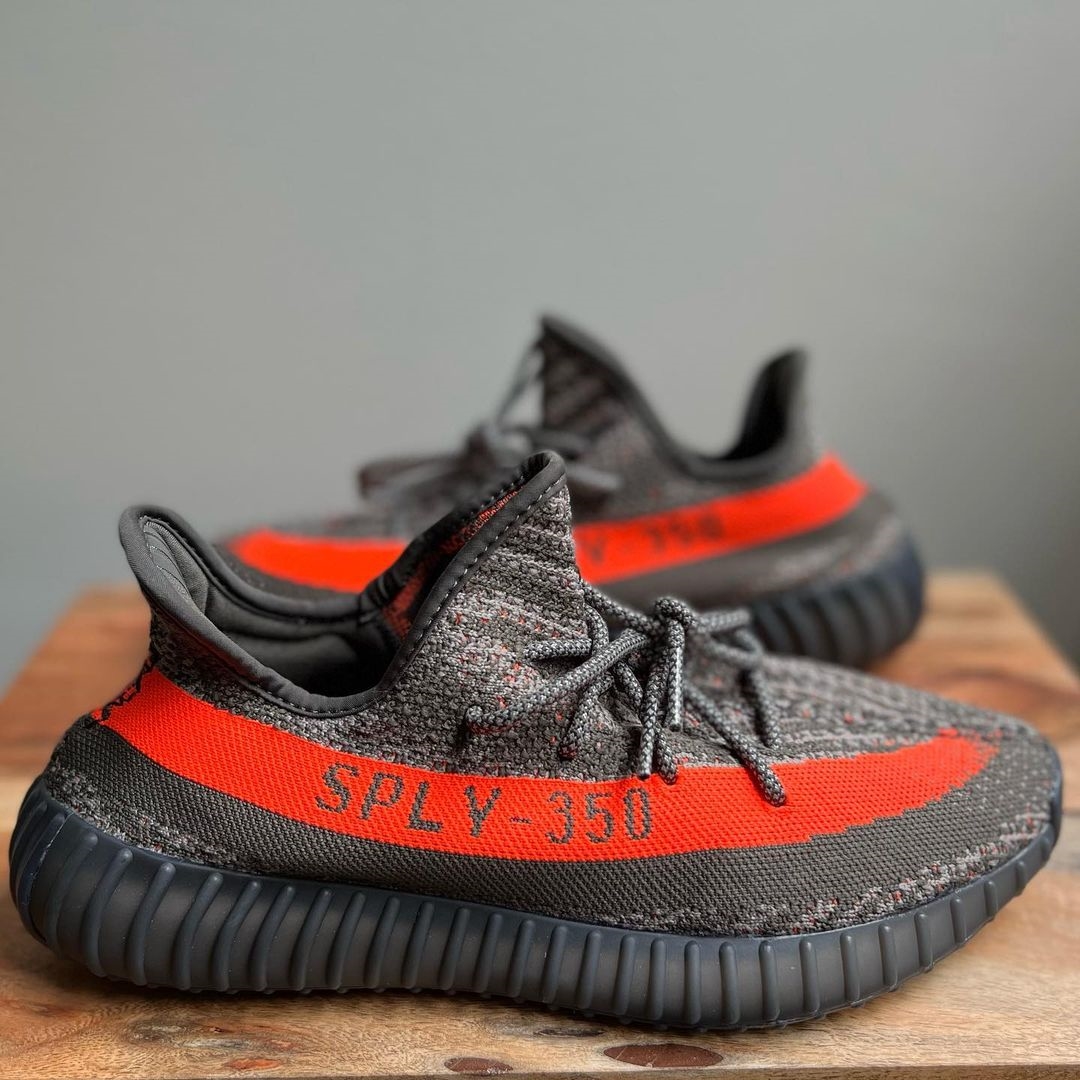 【国内 6/1 リストック予定】アディダス オリジナルス イージー ブースト 350 V2 “カーボンベルーガ/ベルーガ 3.0” (adidas Originals YEEZY BOOST 350 V2 “Carbon Beluga/Beluga 3.0”) [HQ7045]