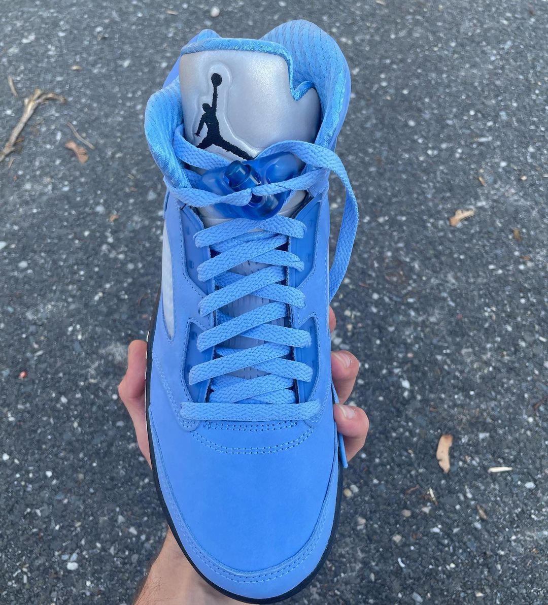 【国内 3/4 発売】ナイキ エア ジョーダン 5 レトロ “UNC/ユニバーシティブルー” (NIKE AIR JORDAN 5 RETRO “UNC/University Blue”) [DV1310-401]