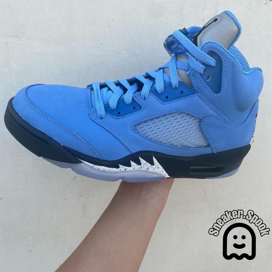 【国内 3/4 発売】ナイキ エア ジョーダン 5 レトロ “UNC/ユニバーシティブルー” (NIKE AIR JORDAN 5 RETRO “UNC/University Blue”) [DV1310-401]