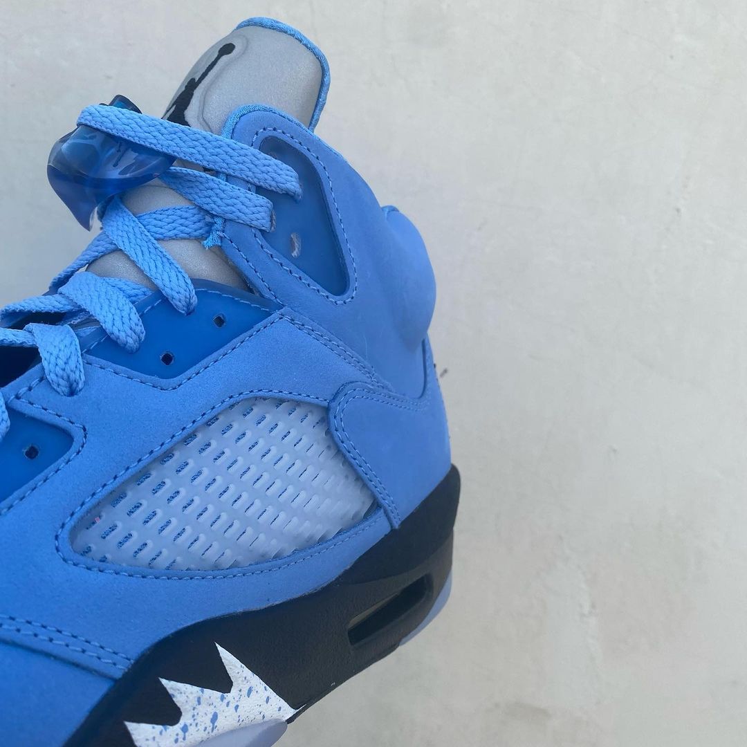 【国内 3/4 発売】ナイキ エア ジョーダン 5 レトロ “UNC/ユニバーシティブルー” (NIKE AIR JORDAN 5 RETRO “UNC/University Blue”) [DV1310-401]