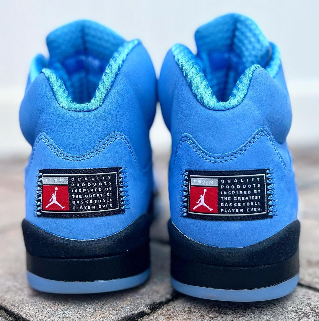 【国内 3/4 発売】ナイキ エア ジョーダン 5 レトロ “UNC/ユニバーシティブルー” (NIKE AIR JORDAN 5 RETRO “UNC/University Blue”) [DV1310-401]