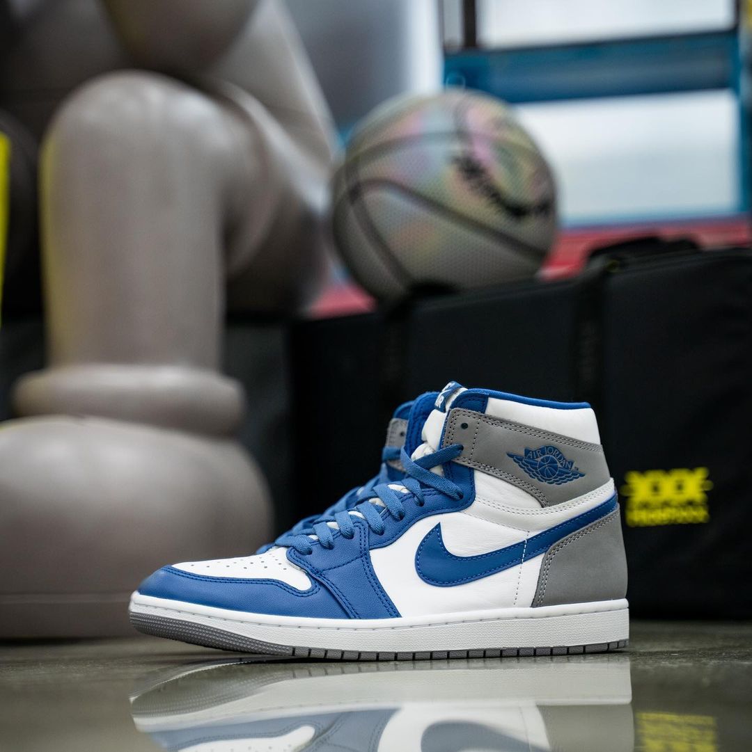 【国内 1/14 発売】ナイキ エア ジョーダン 1 ハイ OG “トゥルーブルー” (NIKE AIR JORDAN 1 HIGH OG “True Blue”) [DZ5485-410]