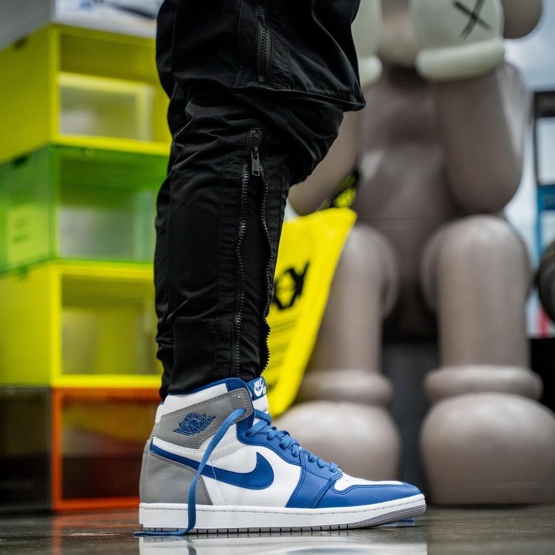 【国内 1/14 発売】ナイキ エア ジョーダン 1 ハイ OG “トゥルーブルー” (NIKE AIR JORDAN 1 HIGH OG “True Blue”) [DZ5485-410]