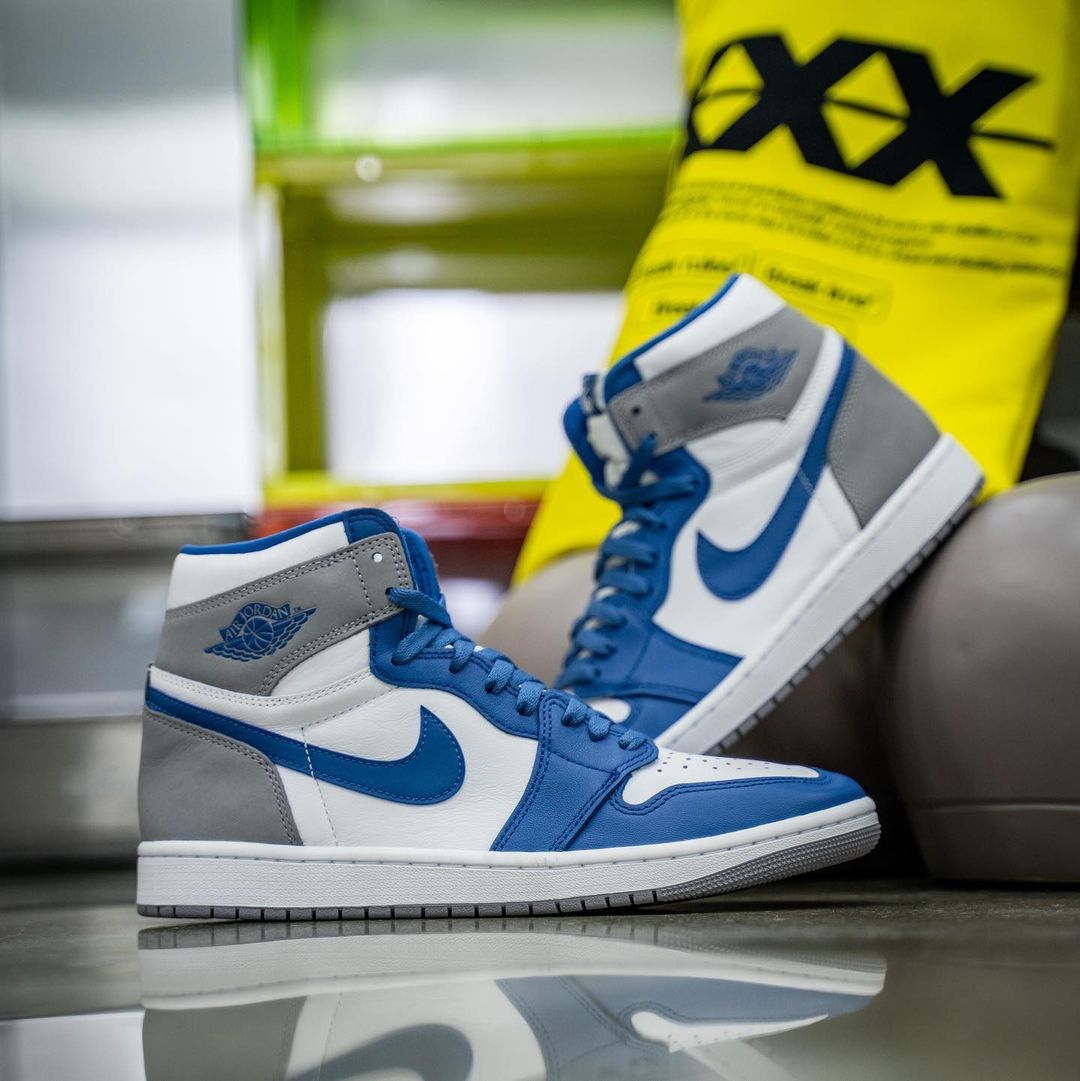 NIKE ナイキ AIR JORDAN 1 RETRO HI OG UNIVERSITY BLUE エアジョーダン1ハイOG ユニバーシティブルー ハイカットスニーカー ホワイト/ブルー US10 DZ5485-400