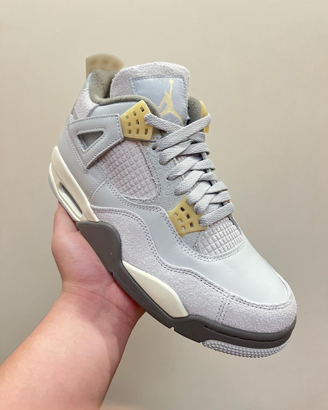 【国内 2/11 発売】ナイキ エア ジョーダン 4 レトロ SE “クラフト” (NIKE AIR JORDAN 4 RETRO SE “Craft”) [DV3742-021]