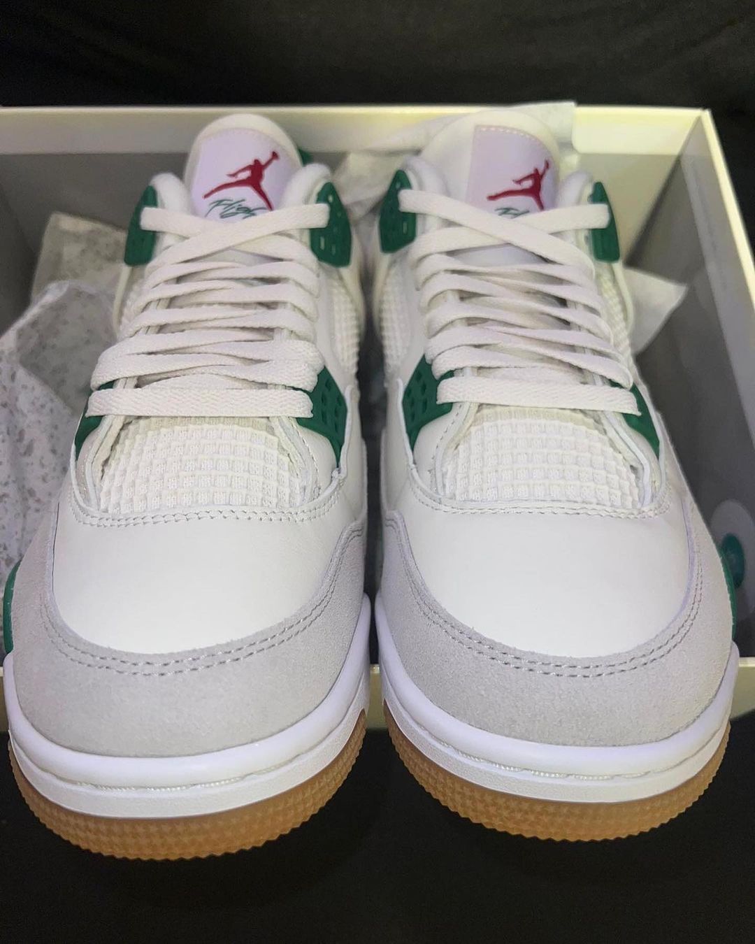 【国内 3/17、3/21 発売】NIKE SB × AIR JORDAN 4 “Sail/Pine Green” (ナイキ エア ジョーダン 4 “セイル/パイングリーン”) [DR5415-103]