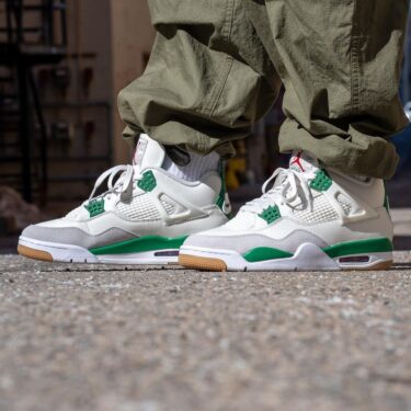 【国内 3/17、3/21 発売】NIKE SB × AIR JORDAN 4 “Sail/Pine Green” (ナイキ エア ジョーダン 4 “セイル/パイングリーン”) [DR5415-103]