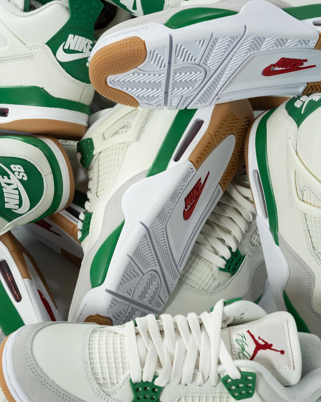 【国内 3/17、3/21 発売】NIKE SB × AIR JORDAN 4 “Sail/Pine Green” (ナイキ エア ジョーダン 4 “セイル/パイングリーン”) [DR5415-103]