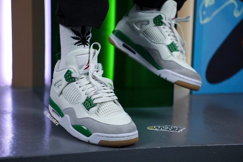 【国内 3/17、3/21 発売】NIKE SB × AIR JORDAN 4 “Sail/Pine Green” (ナイキ エア ジョーダン 4 “セイル/パイングリーン”) [DR5415-103]