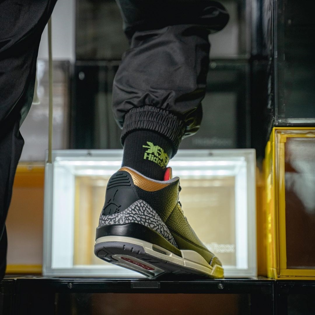 他の写真ありますかNike WMNS Air Jordan 3 Black/Gold