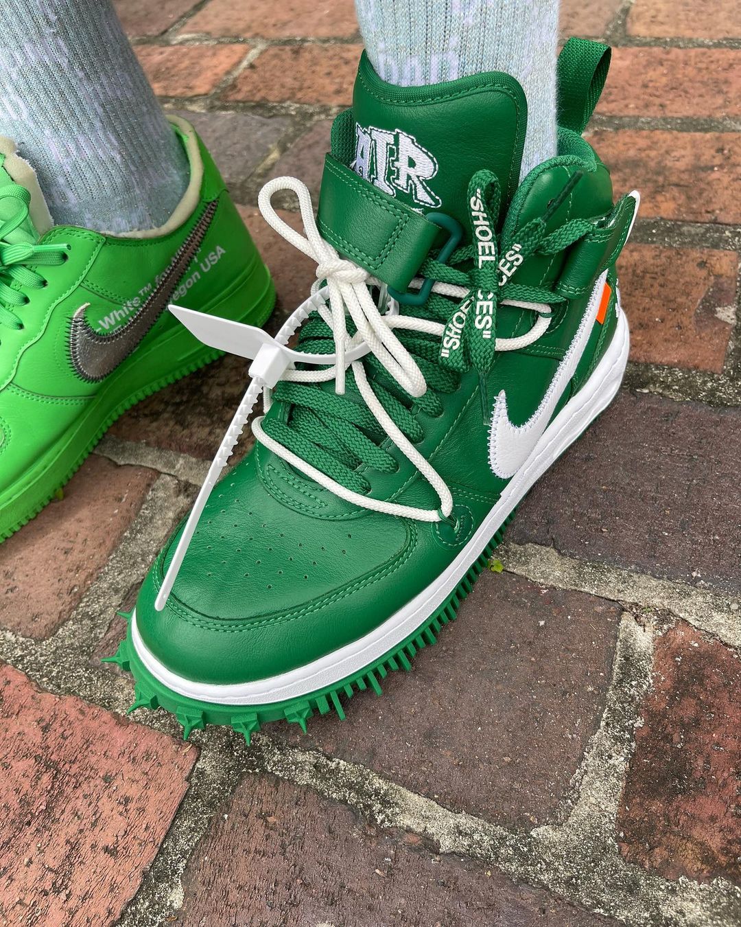 【国内 4/28 発売】OFF-WHITE x NIKE AIR FORCE 1 MID SP “Pine Green” (オフホワイト ナイキ エア フォース 1 ミッド SP “パイングリーン”) [DR0500-300]