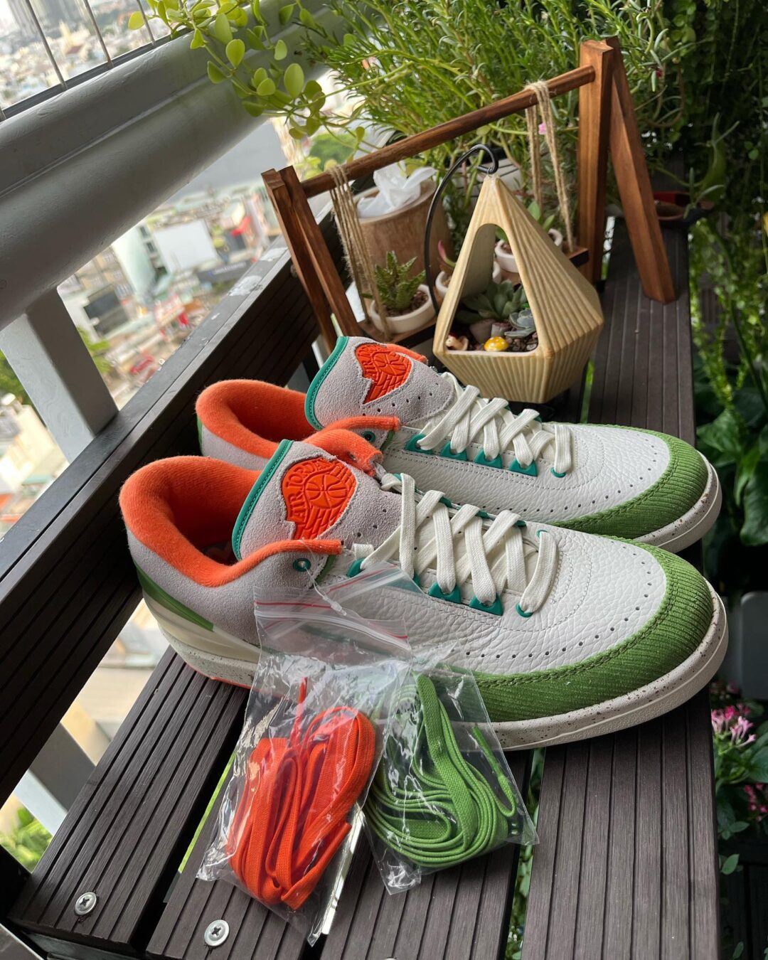 【国内 10/21 発売】Titan × NIKE WMNS AIR JORDAN 2 LOW “White/Green/Orange” (タイタン ナイキ ウィメンズ エア ジョーダン 2 ロー “ホワイト/グリーン/オレンジ”) [DV6206-183]