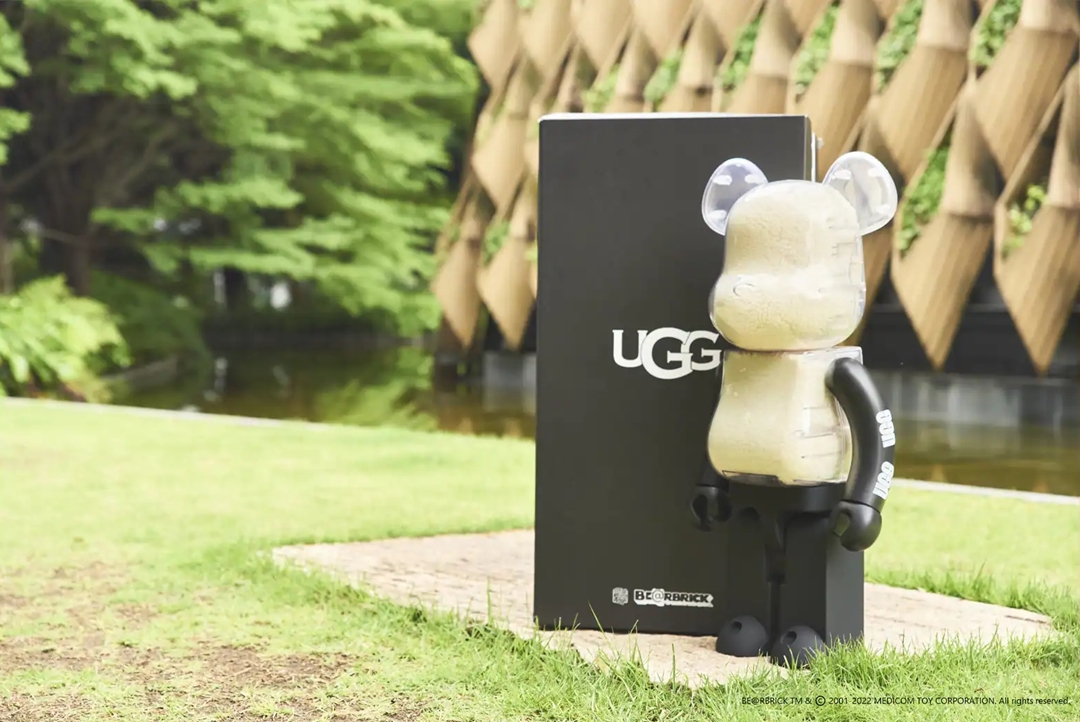 綿が詰められた「UGG × BE@RBRICK 400%」が1000%の大型になって6/11 発売 (アグ ベアブリック)