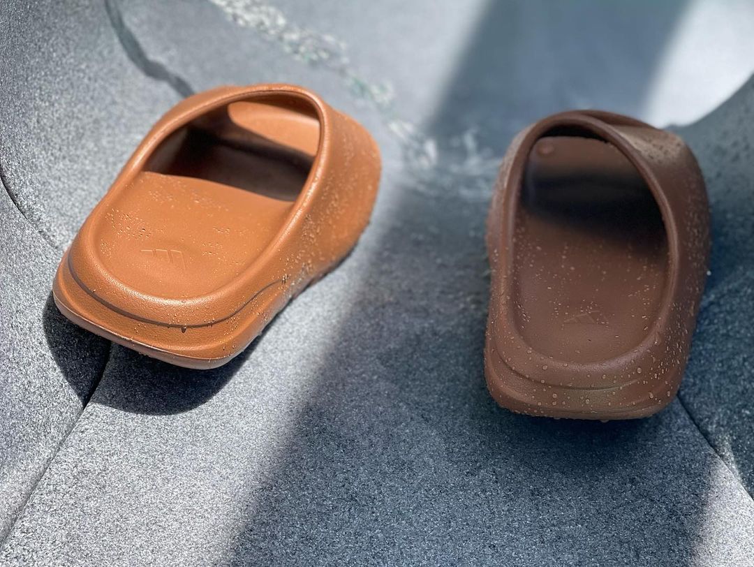 【2024年 リストック】adidas Originals YEEZY SLIDE “Flax” (アディダス オリジナルス イージー スライド “フラックス”) [FZ5896]