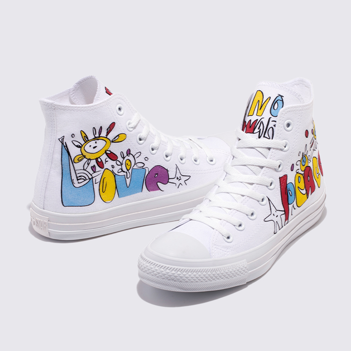 コンバースのシューズ直営店“White atelier BY CONVERSE”で展開するプリントカスタマイズデザインに､ソラミミストとしても有名な安齋肇さんが登場！