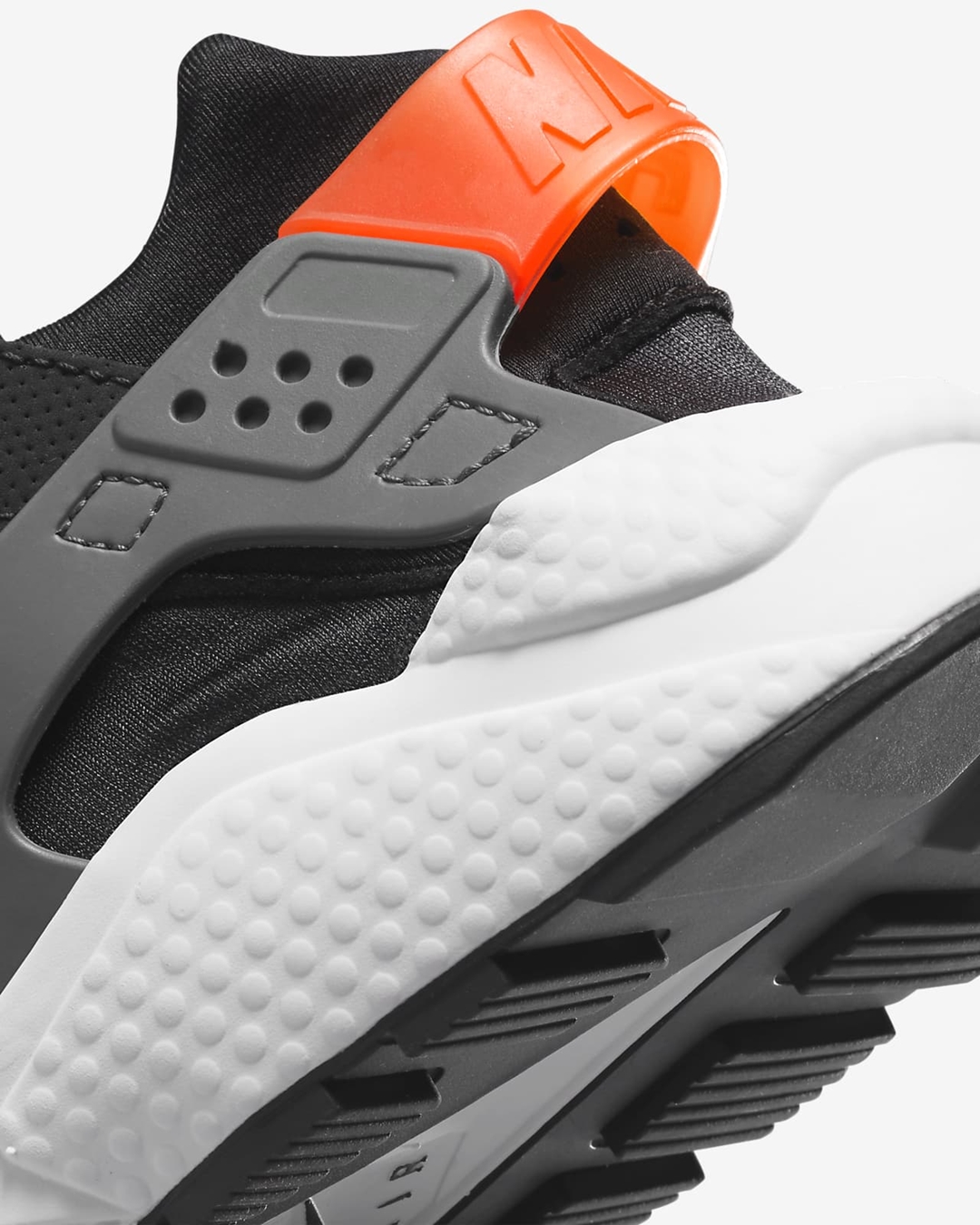 海外発売！ナイキ エア ハラチ “ブラック/セフティオレンジ” (NIKE AIR HUARACHE “Black/Safety Orange”) [DX2659-001]