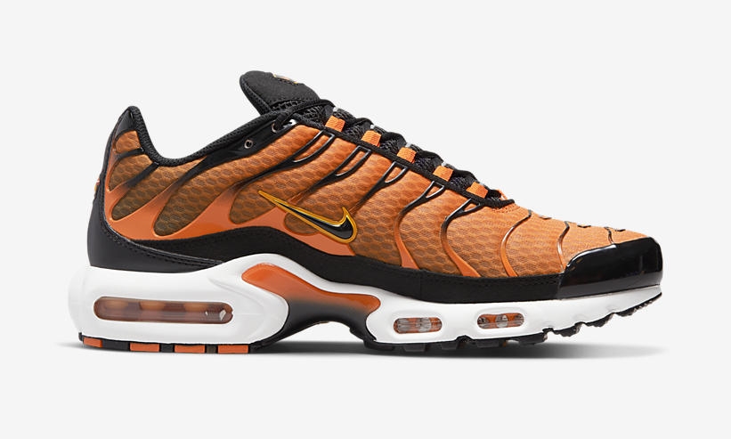 ナイキ エア マックス プラス “セフティオレンジ/ユニバーシティゴールド” (NIKE AIR MAX PLUS “Safety Orange/University Gold”) [DM0032-800]