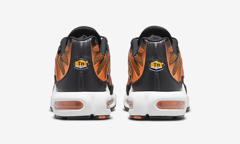 ナイキ エア マックス プラス “セフティオレンジ/ユニバーシティゴールド” (NIKE AIR MAX PLUS “Safety Orange/University Gold”) [DM0032-800]