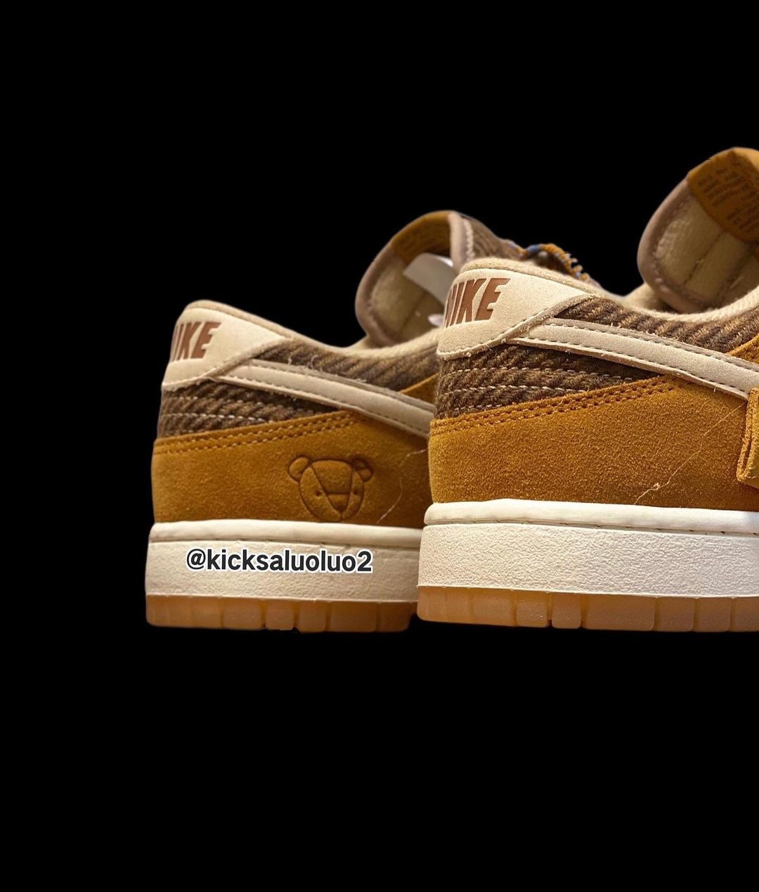 【国内11/26、12/2 発売】ナイキ ダンク ロー “テディベア” (NIKE DUNK LOW “Teddy Bear”) [DZ5350-288/DZ5318-640]