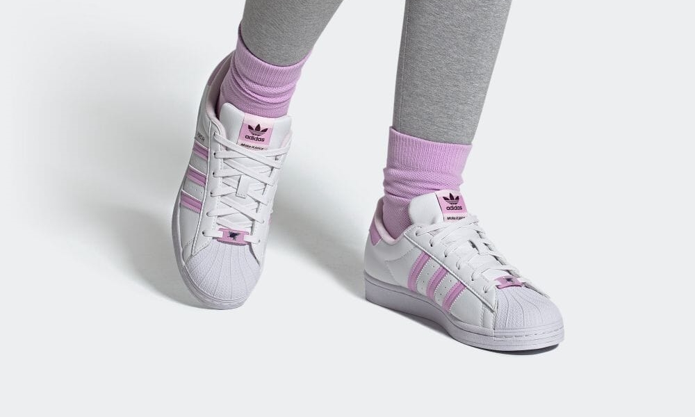 【国内 7/14 発売】adidas Originals SUPERSTAR HER VEGAN “White/Lilac/Pink” (アディダス オリジナルス スーパースター ハー ヴィーガン “ホワイト/ブリスライラック/オールモストピンク”) [GY1900]