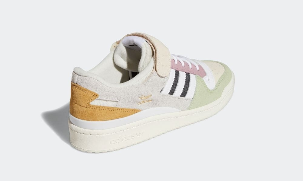 【国内 7/15 発売】ポップなカラーとゴールドのアクセントが魅力のadidas Originals FORUM 84 LOW “White/Magic Mauve” (アディダス オリジナルス フォーラム 84 ロー “ホワイト/マジックモーブ”) [GY5723]