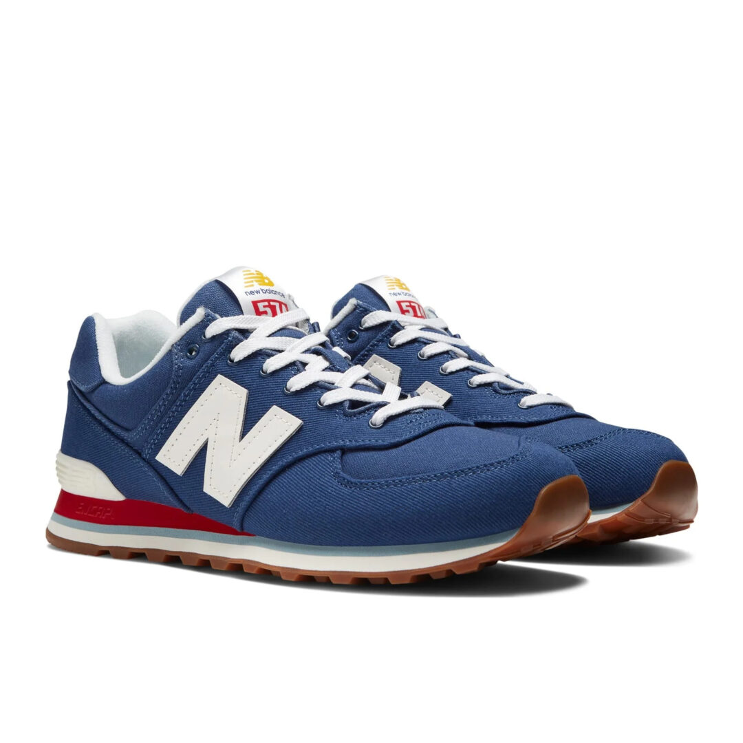 青をベースに赤をポイントにあしらった限定カラー！New Balance U574 VD2 (ニューバランス)