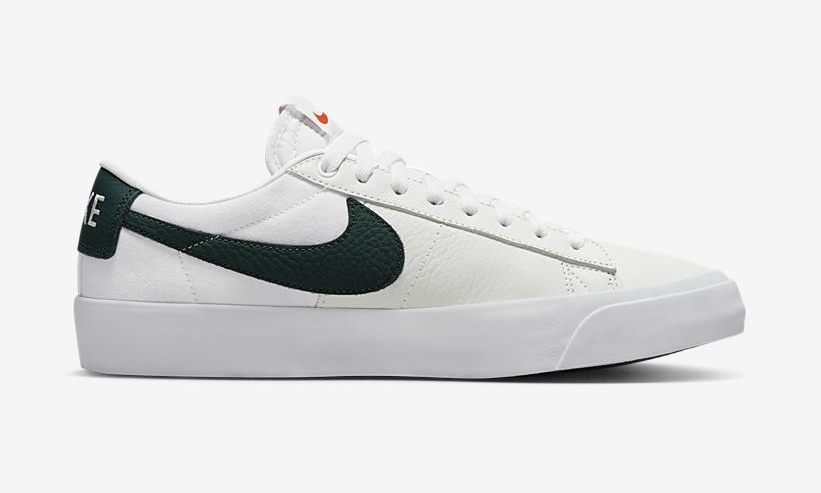 【国内 8/14 発売】ナイキ SB ズーム ブレーザー ロー ISO “オレンジレーベル/ホワイト/ダークグリーン” (NIKE SB ZOOM BLAZER LOW ISO “Orange Label/White/Dark Green”) [DR9099-100]