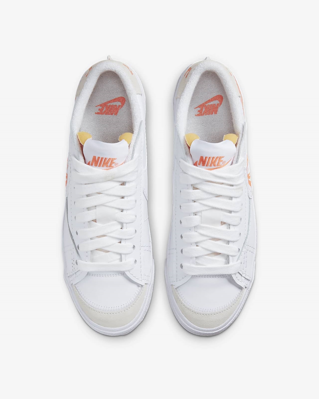 海外発売！ナイキ ブレーザー ロー 77 ジャンボ “ブラッシュストローク スウッシュ/ホワイト/オレンジトランス” (NIKE BLAZER LOW 77 JUMBO “Brushstroke Swoosh/White/Orange Trance”) [DX2648-100]
