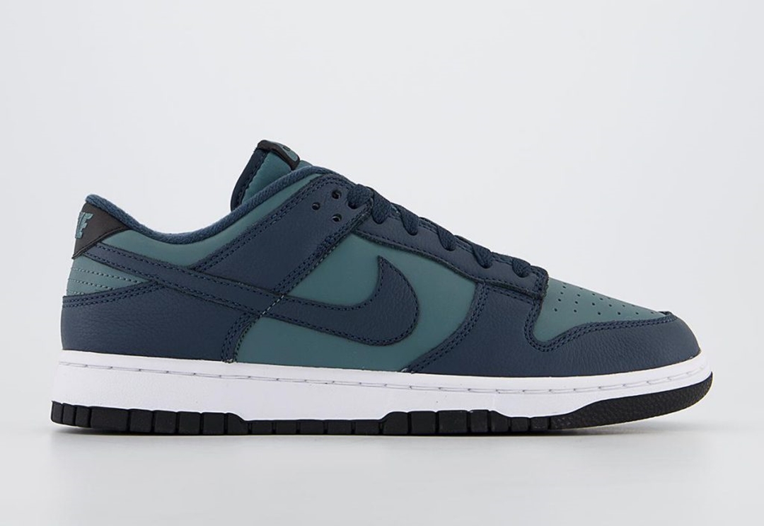 【国内 12/7 発売】ナイキ ダンク ロー “ミネラルグリーン/アーモリーネイビー” (NIKE DUNK LOW “Mineral Slate/Armory Navy”) [DR9705-300]