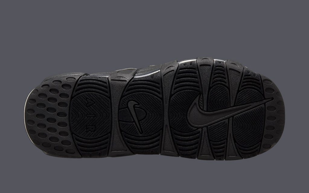 【2024年 3/14 リストック】ナイキ エア モア アップテンポ スライド “ブラック/ホワイト” (NIKE AIR MORE UPTEMPO SLIDE “Black/White”) [DV2132-001]