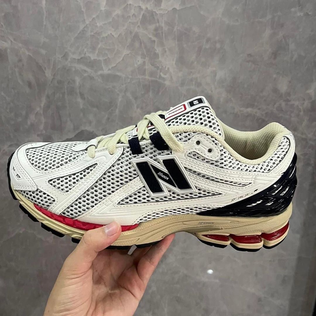 9月中旬以降発売予定のNew Balance M1906 (ニューバランス)