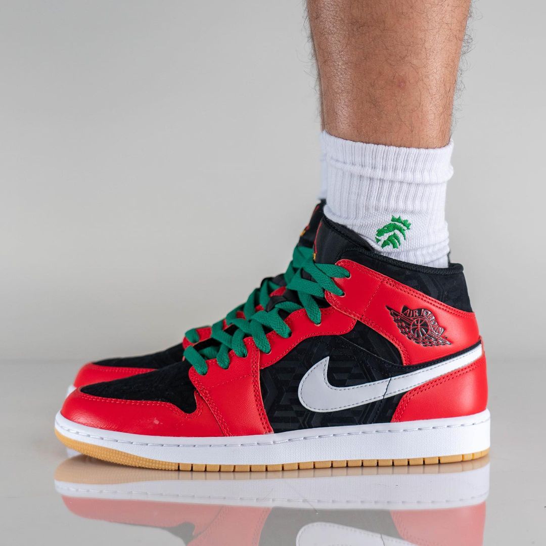 【国内 11/25 発売】ナイキ エア ジョーダン 1 ミッド “メリークリスマス/ホリデースペシャル” (NIKE AIR JORDAN 1 MID “Merry Xmas/Holiday Special”) [DQ8417-006]