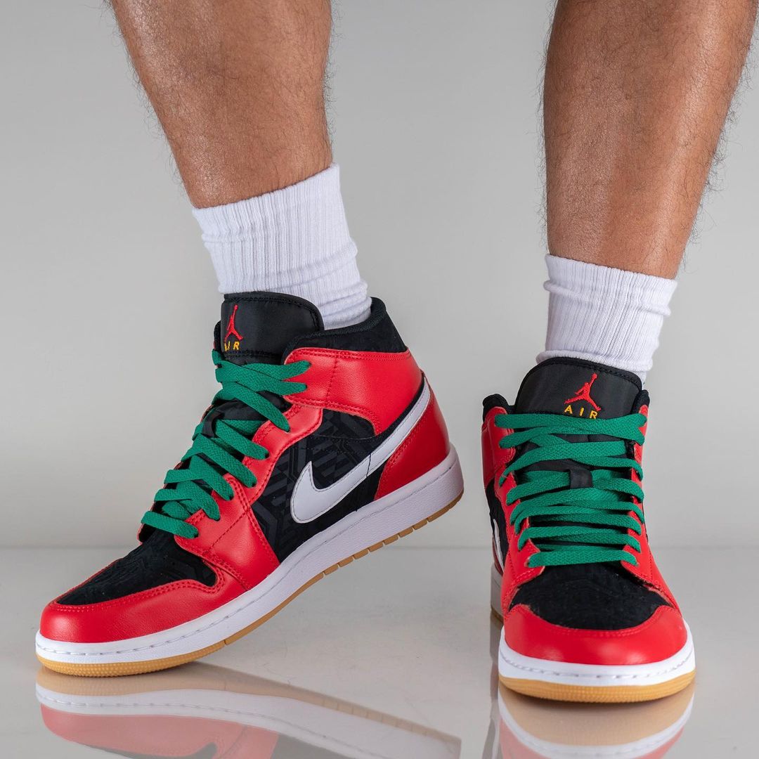 AIR JORDAN 1 MID SE　クリスマス