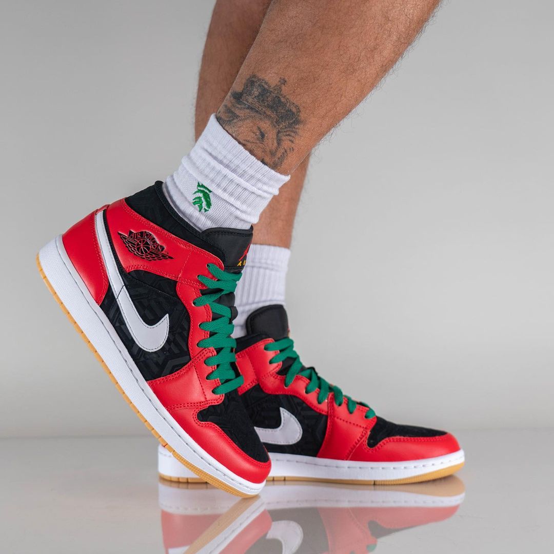 【国内 11/25 発売】ナイキ エア ジョーダン 1 ミッド “メリークリスマス/ホリデースペシャル” (NIKE AIR JORDAN 1 MID “Merry Xmas/Holiday Special”) [DQ8417-006]