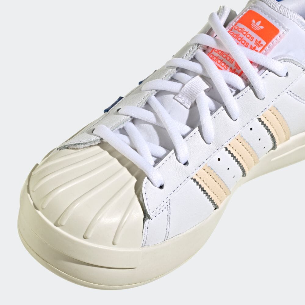 【国内 8/18 発売】adidas Originals SUPERSTAR AYOON “Off White/Solar Red” (アディダス オリジナルス スーパースター “オフホワイト/ソーラーレッド”) [GV9541]