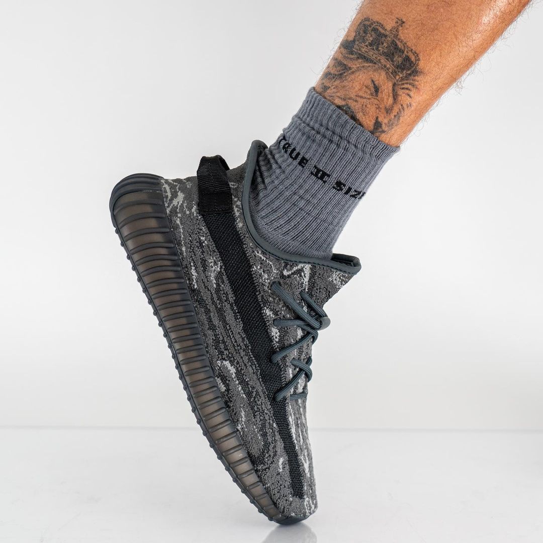 【2023年 8/16 リストック】アディダス オリジナルス イージー ブースト 350 V2 “MX ダークソルト” (adidas Originals YEEZY BOOST 350 V2 “MX Dark Salt”) [ID4811]