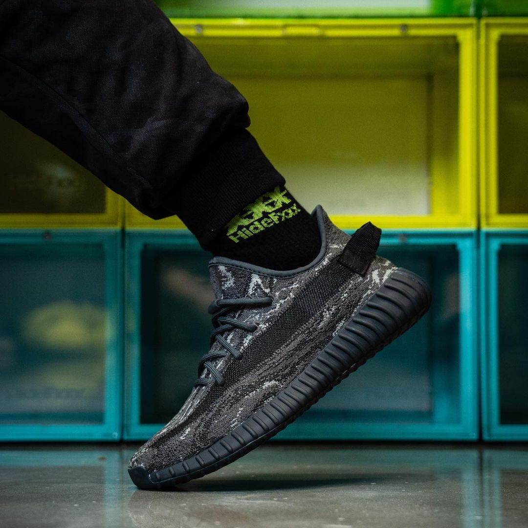 【2023年 8/16 リストック】アディダス オリジナルス イージー ブースト 350 V2 “MX ダークソルト” (adidas Originals YEEZY BOOST 350 V2 “MX Dark Salt”) [ID4811]