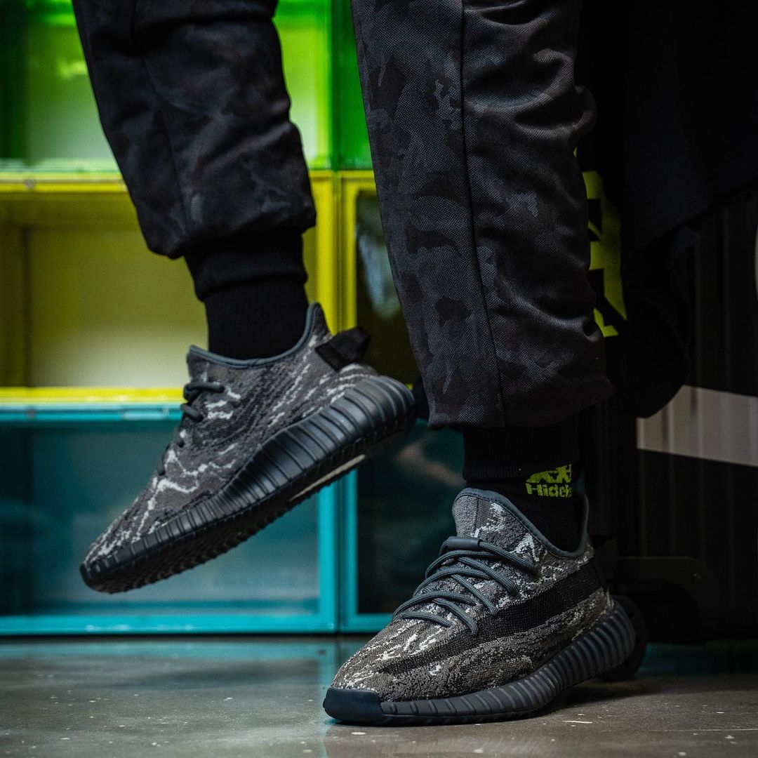 adidas/アディダスYEEZY Boost 350 V2 Dark Salt