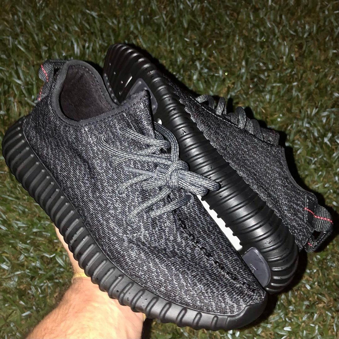 【国内 6/1 リストック】アディダス オリジナルス イージー 350 ブースト “パイレートブラック” (adidas Originals YEEZY 350 BOOST “Pirate Black”)  [BB5350]