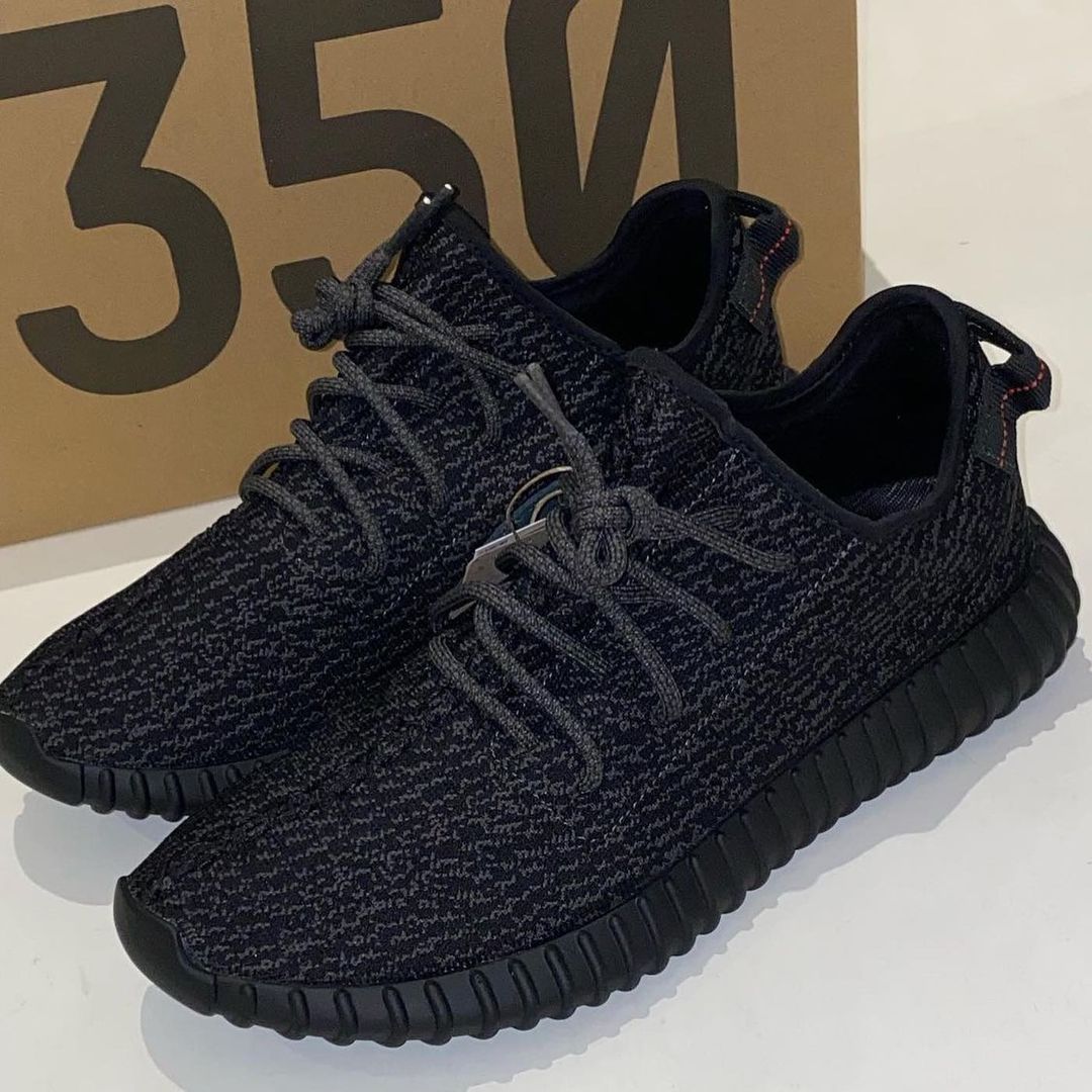 【国内 6/1 リストック】アディダス オリジナルス イージー 350 ブースト “パイレートブラック” (adidas Originals YEEZY 350 BOOST “Pirate Black”)  [BB5350]