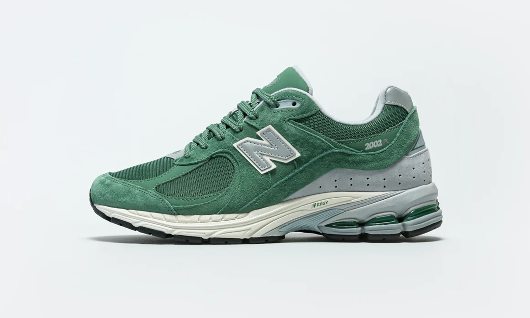 海外発売！New Balance M2002 RHW (ニューバランス)